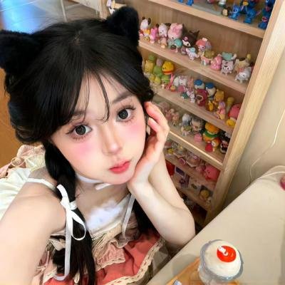 此时此地之间 海报
